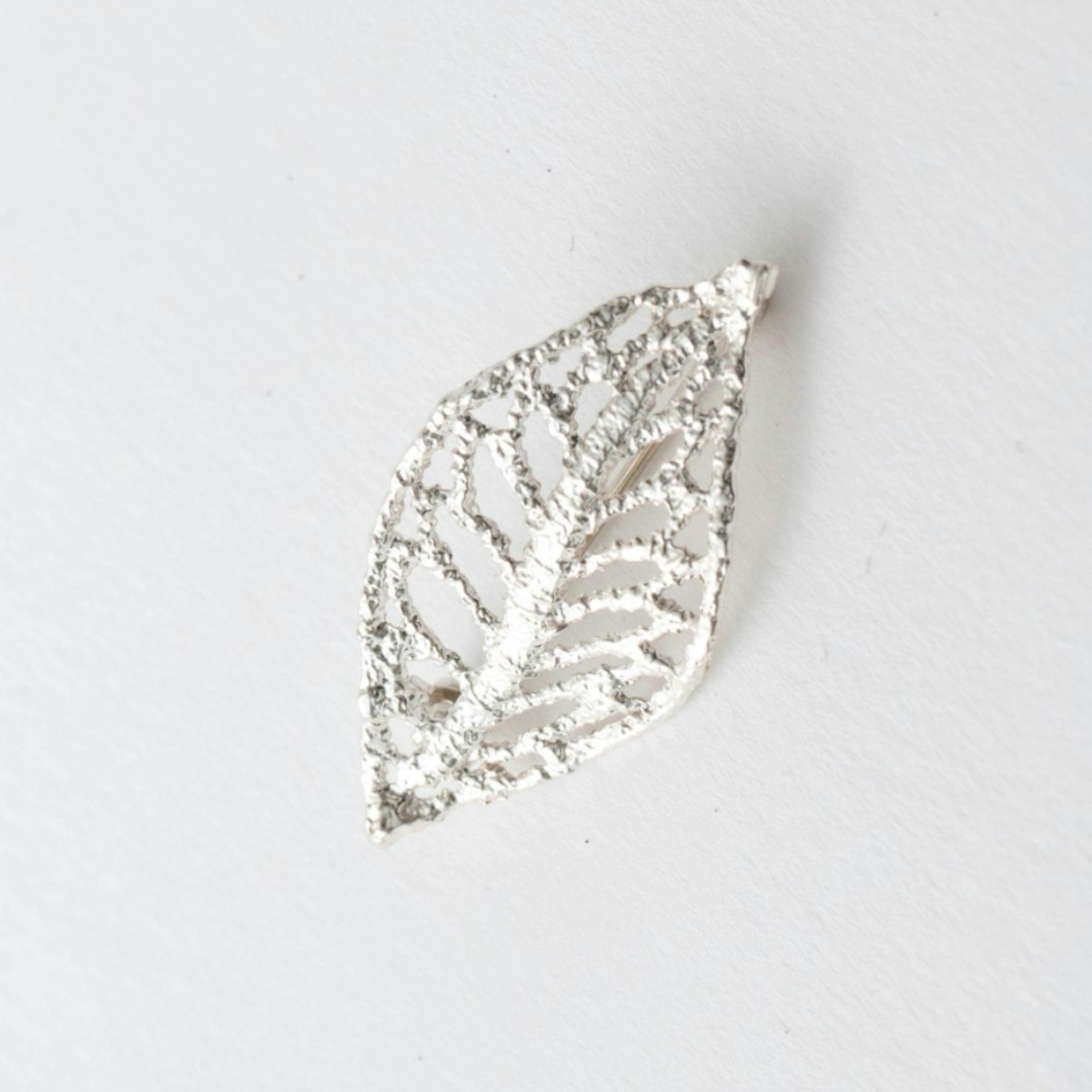 ichinose naomi/ブローチ leaf