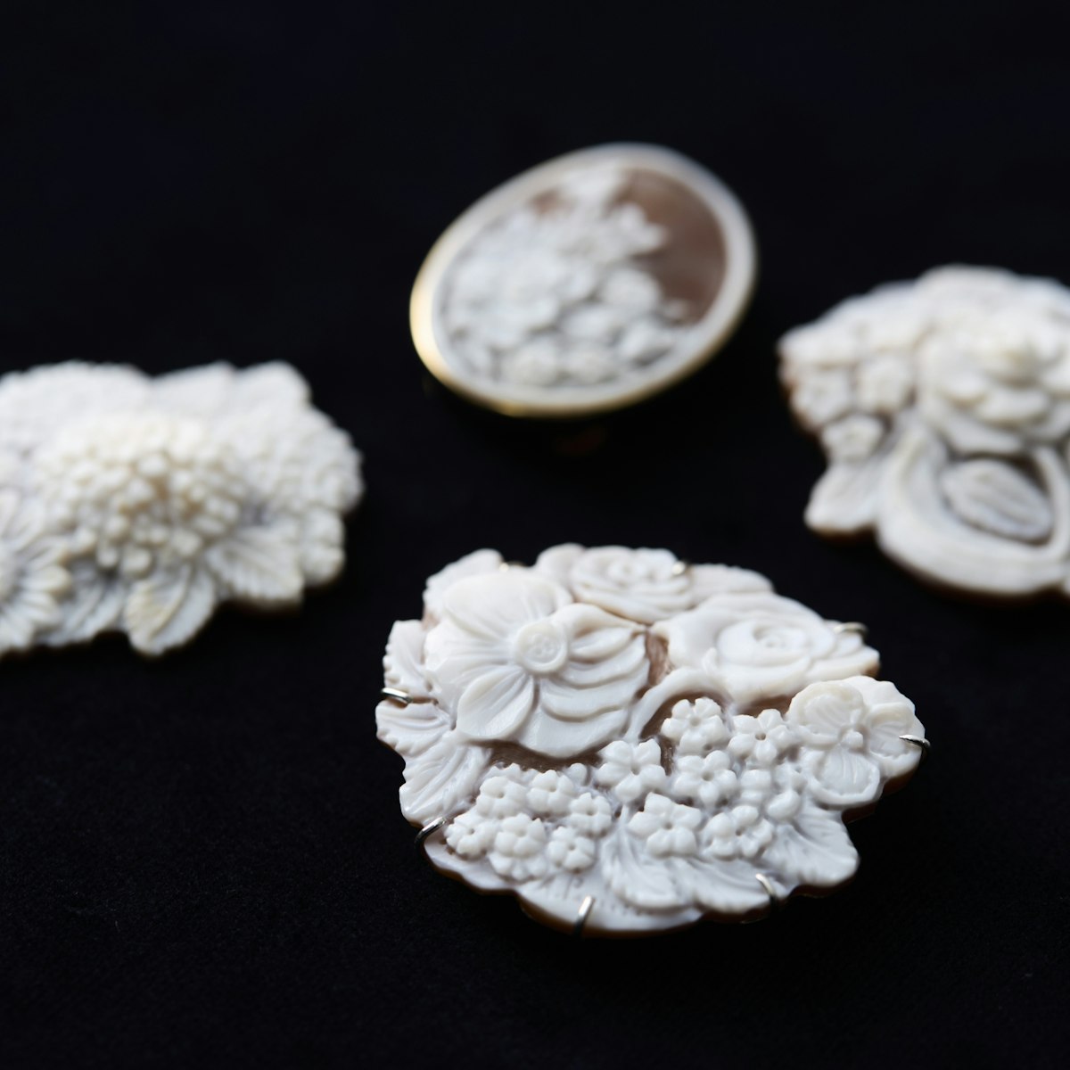 La mascotte cameo collection/ローランボーニッシュコラボレーション　2WAYブローチ