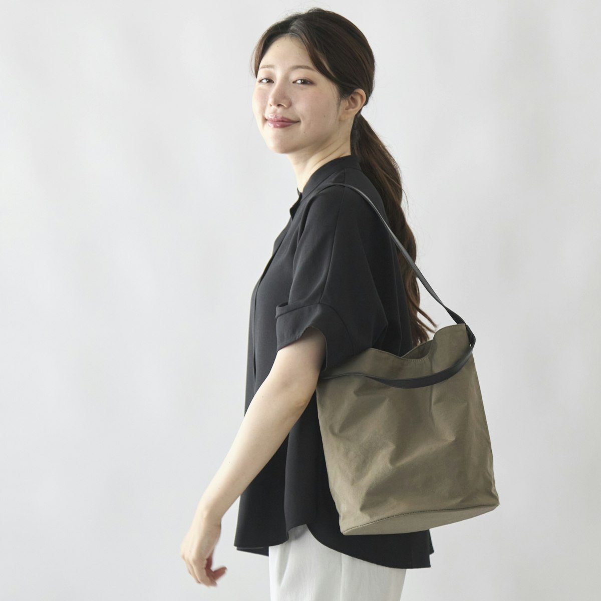 .URUKUST/TWIST-Bucket Medium