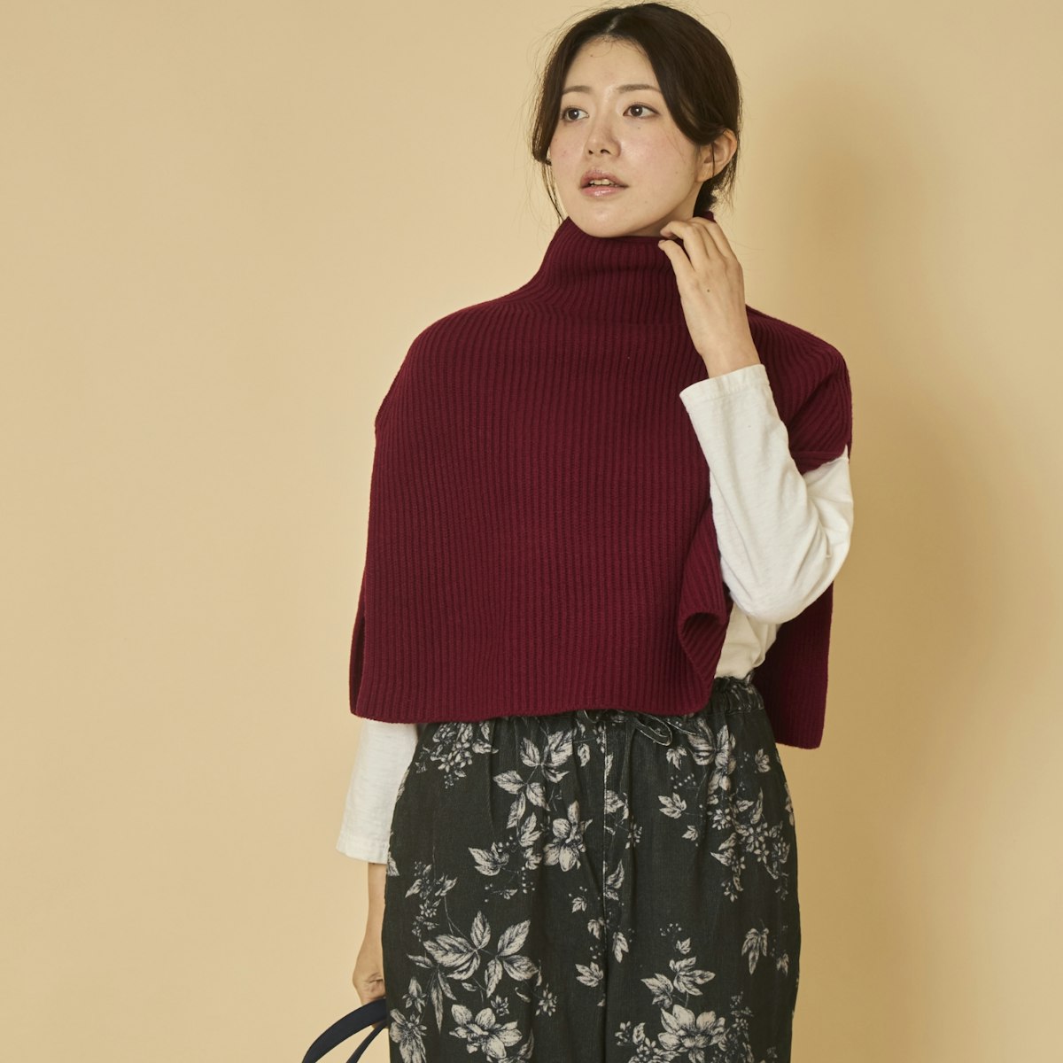 TUTIE./ウールニットケープ