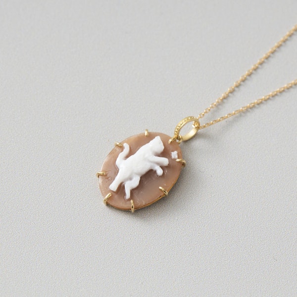 La mascotte cameo collection/猫と蝶 カメオペンダントトップ