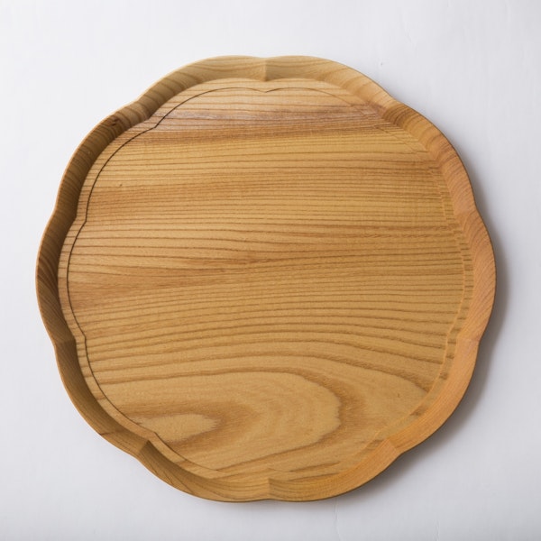 四十沢木材工芸/KITO 輪花盆 大 - お盆、皿、敷物をこれ一枚で