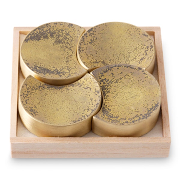 FUTAGAMI/箸置き 四つ月 -「光」をテーマにした鋳肌を活かした FUTAGAMI/箸置き 四つ月 -「光」をテーマにした鋳肌を活かした