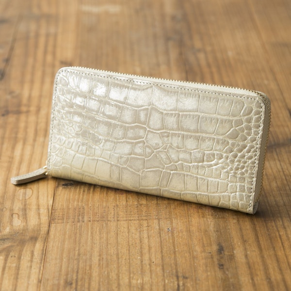 Coquette/ラウンドファスナー長財布 クロコ型押し - 大人の女性に似合うクロコの長財布