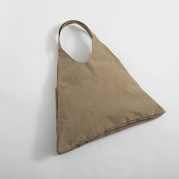 MAISON CANVVAS/3部屋のトートバッグ