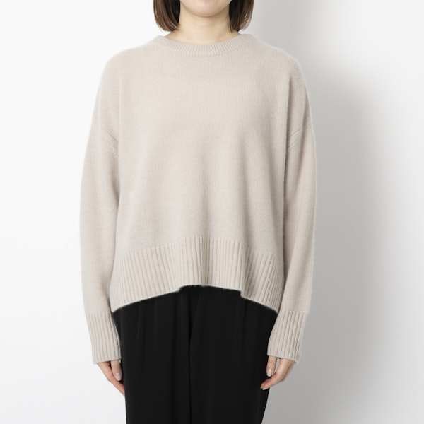 DRESS HERSELF/カシミヤクルーネックセーター -デザインもこだわりぬ