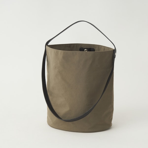 .URUKUST/TWIST-Bucket Medium