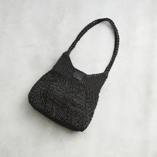 Swaraj/手編みのメタリックマクラメOVAL TOTE
