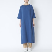 ブルー