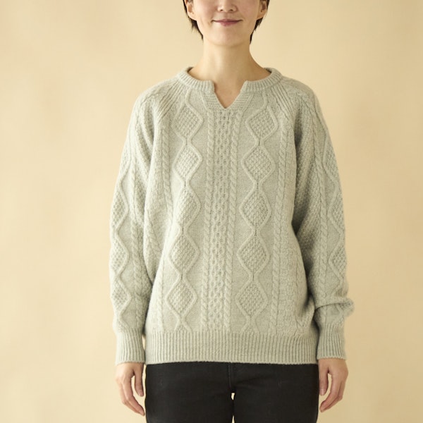 SAIFUKU/ウール100%アラン柄プルオーバー　キーネック