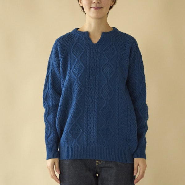 SAIFUKU/ウール100%アラン柄プルオーバー　キーネック