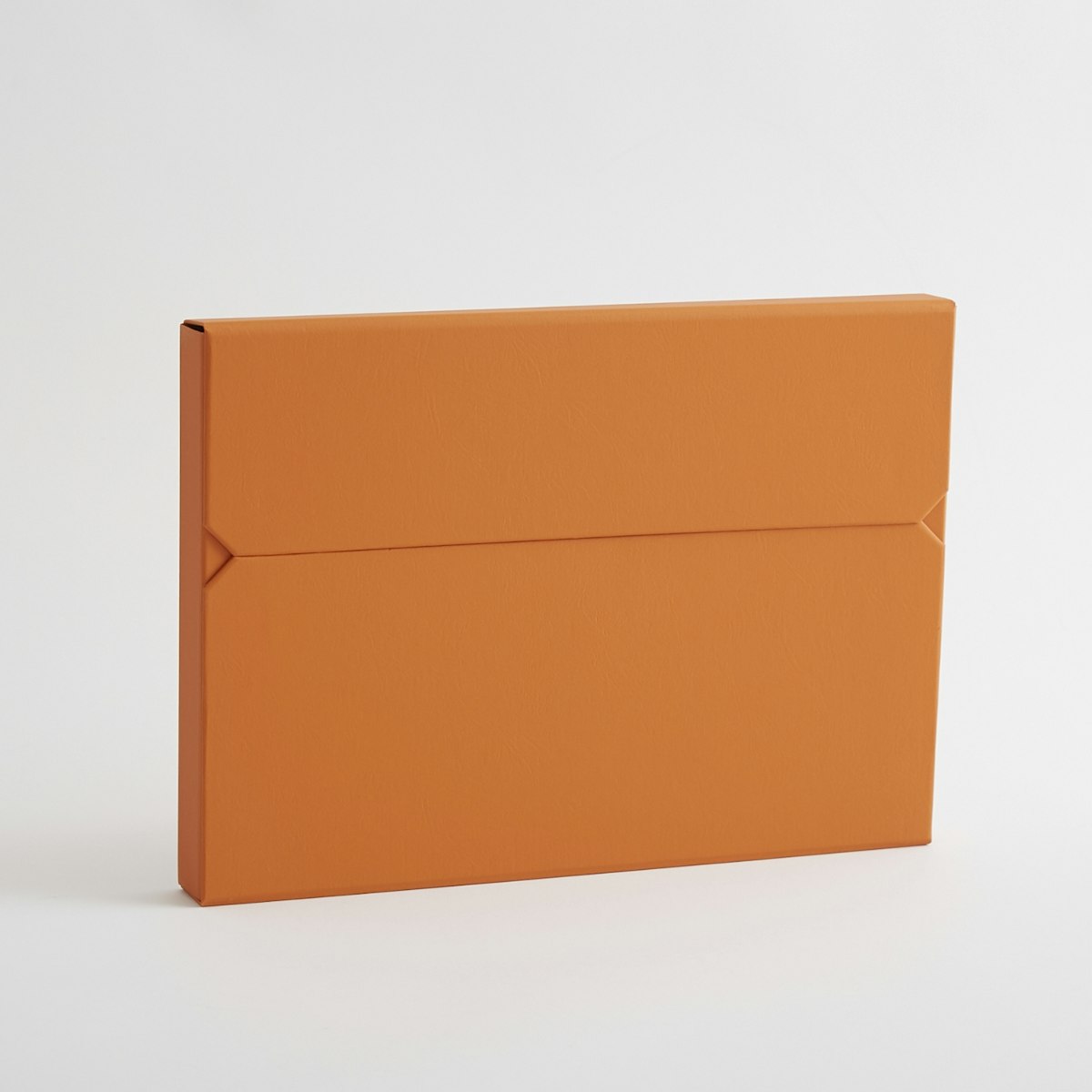 キャロットオレンジ