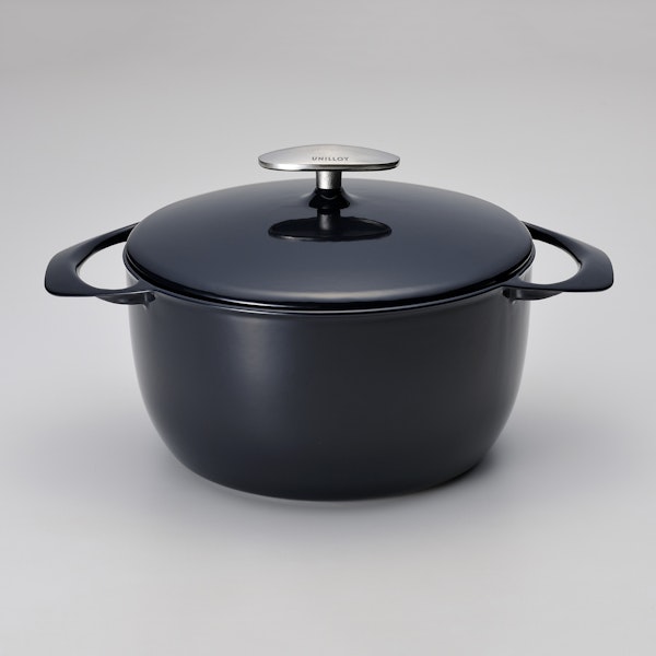 UNILLOY/キャセロール 深型 20cm -軽い鋳物ホーロー鍋で、いつもの料理