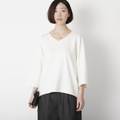 Kilka/洗えてシワになりにくい Vネックカットソー