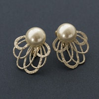 イヤリング×ゴールド