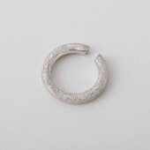 hatsuyume   jewelry & objects/diamond dust ring-earcuff